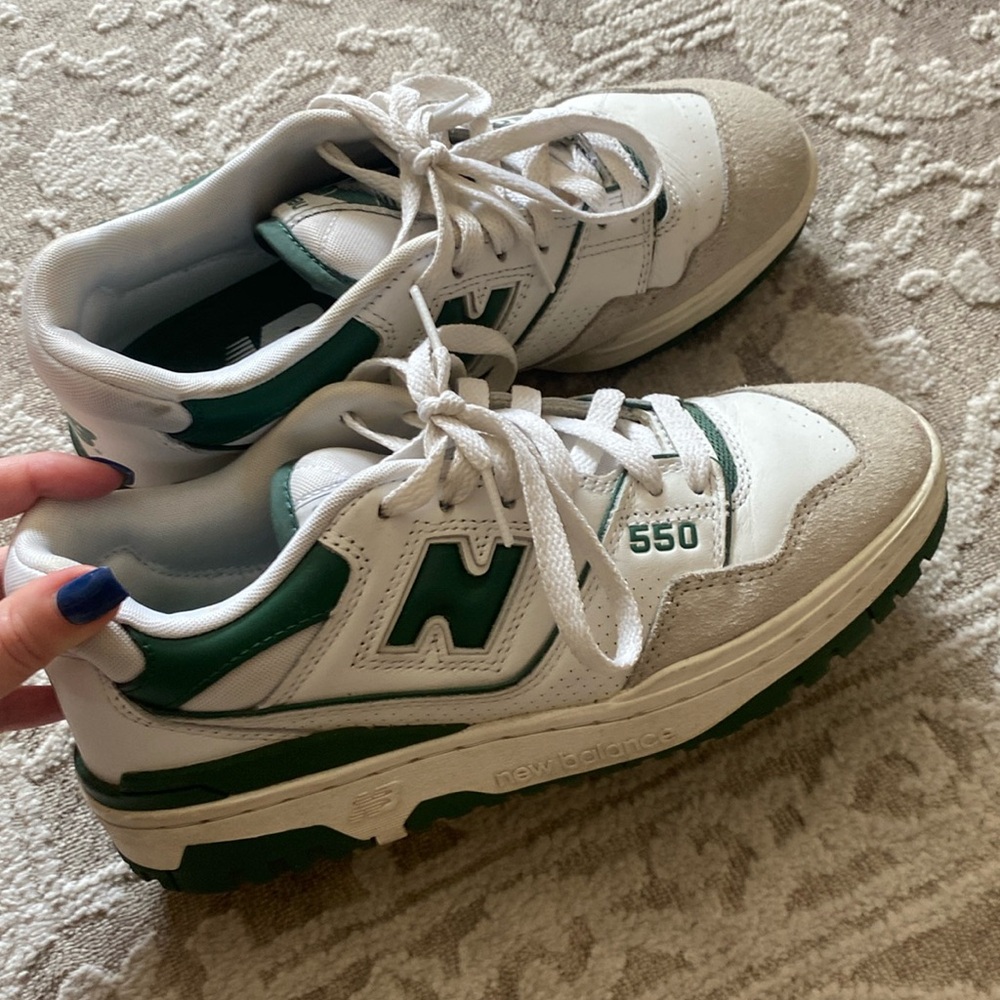Green new balance 550 only worn a few times - MENS 5.5 fit like a women 7/7.5